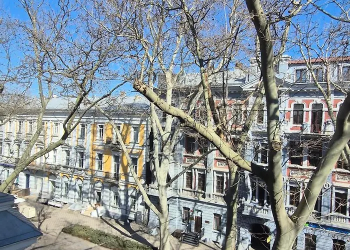 на італійській, центр одеси, 100м до дерибасівської *